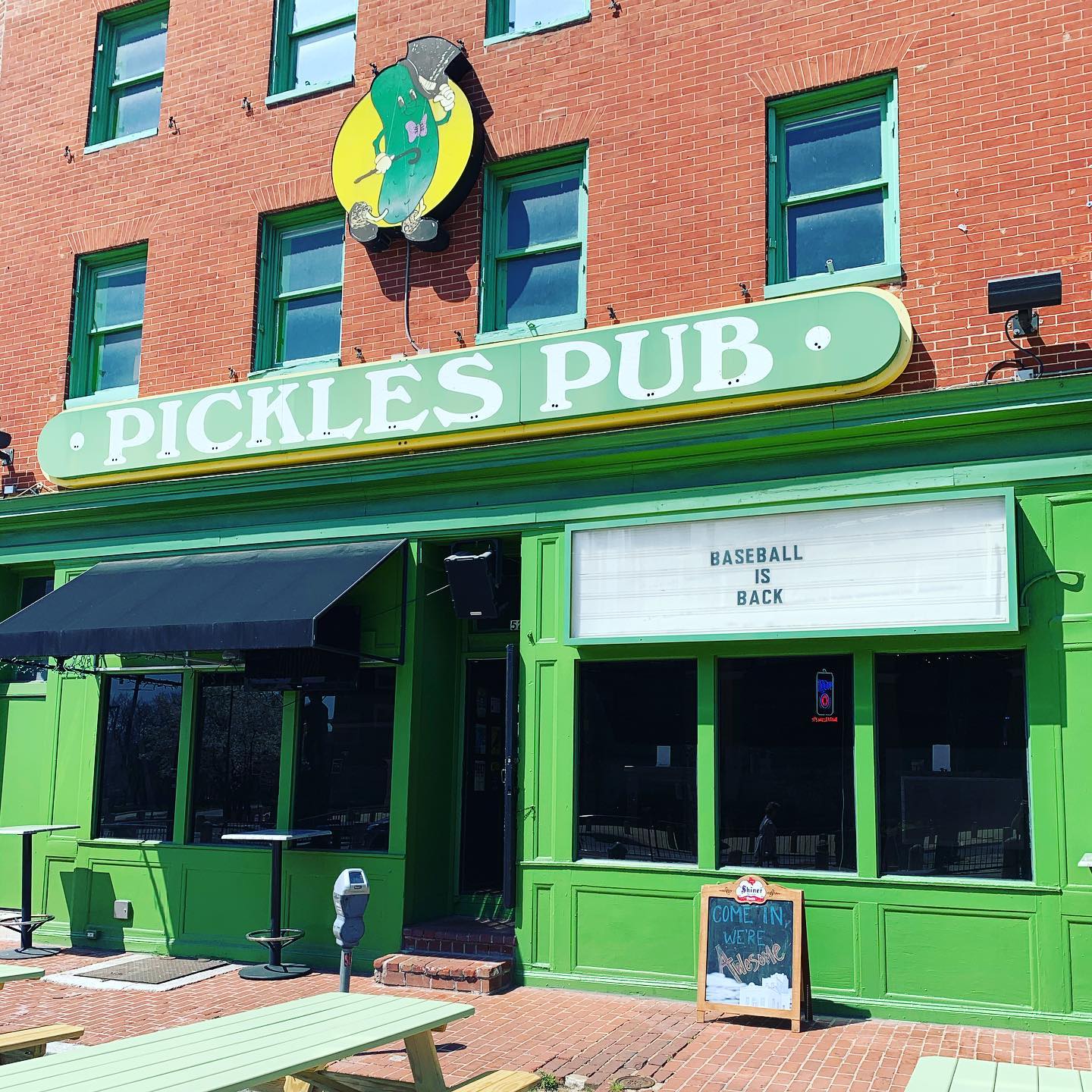 picklespub front